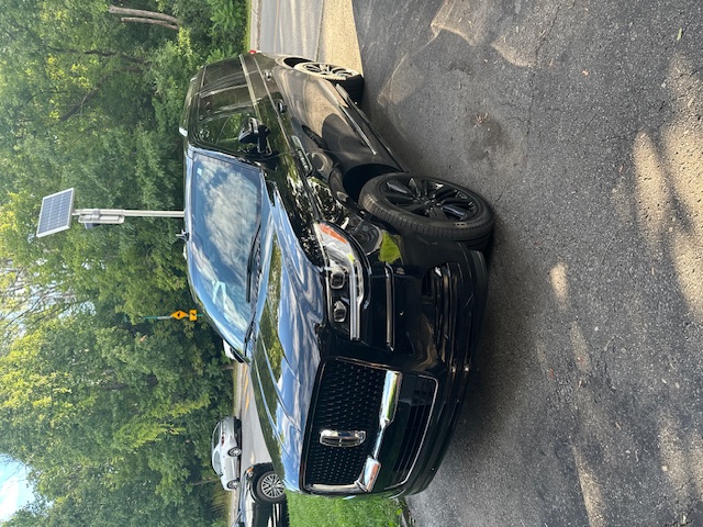 Luxury sedan – exterior hero photo